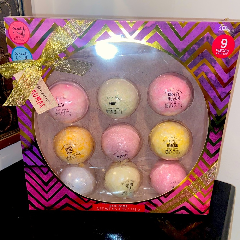 9 Bath Bombs!